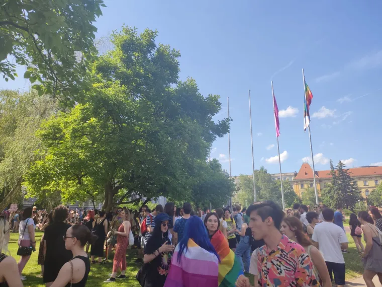 U Zagrebu krenula 21. Povorka ponosa. Među okupljenima pojavili su se brojni političari