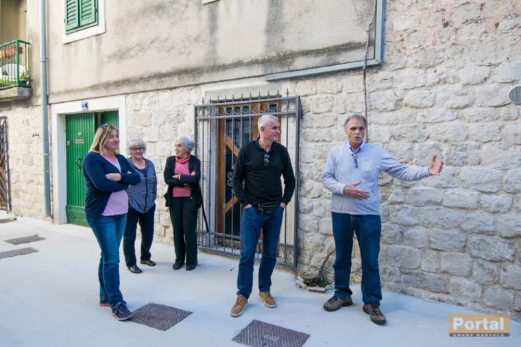 KAŠTEL ŠTAFILIĆ: U jednoj maloj ulici čak 118 šahtova