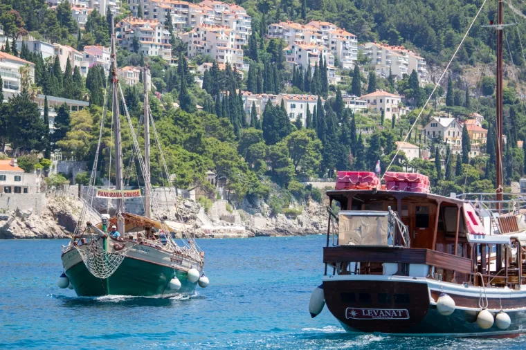 Pozdrav iz Dubrovnika: Paklene vrućine lakše se podnose na plažama grada ispod Srđa