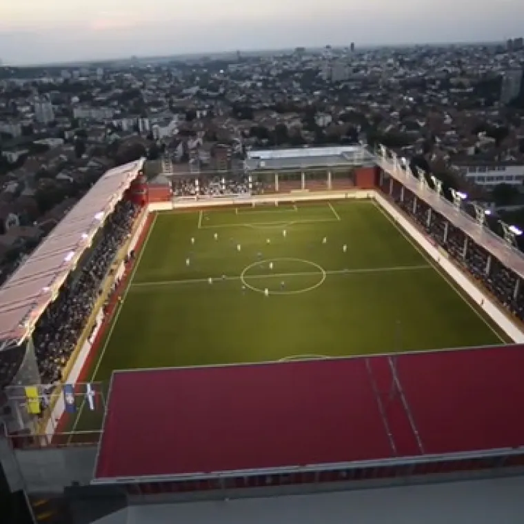 Izgradnja stadiona kojeg se prepoznaje pod imenima TC Stadion, stadion Voždovac ili kolokvijalno Krov koštala je oko 22 milijuna eura. Zanimljivo u to vrijeme je FK Voždovac bio trećeligaš