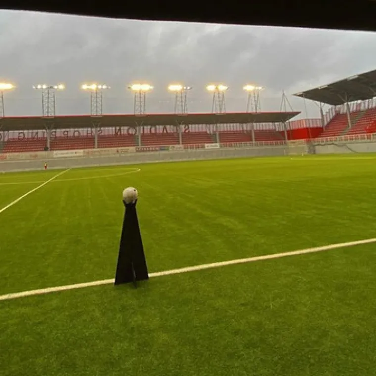Srpski prvoligaš ima jedan od najbizarnijih stadiona na svijetu: Izgradili su ga na nevjerojatnom mjestu