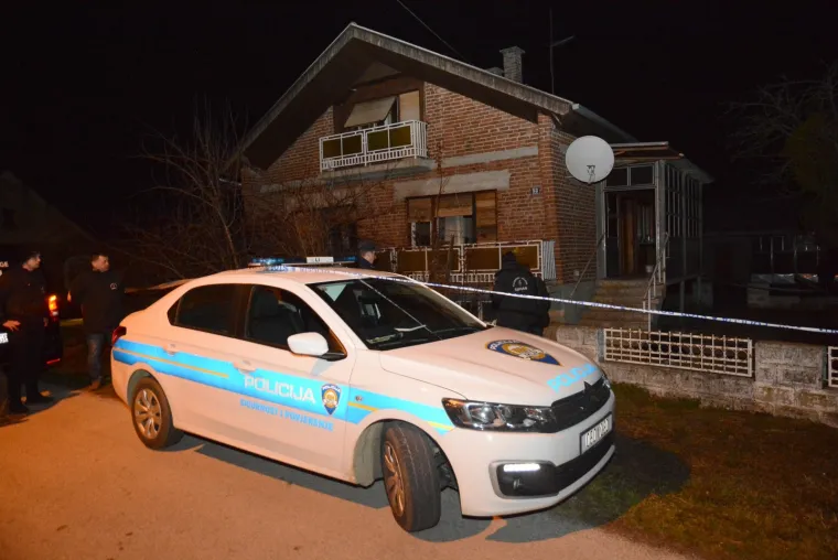 TRAGEDIJA U NOVOM VIRJU: Ovo je kuća u kojoj su pronađena dvojica mrtvih prijatelja