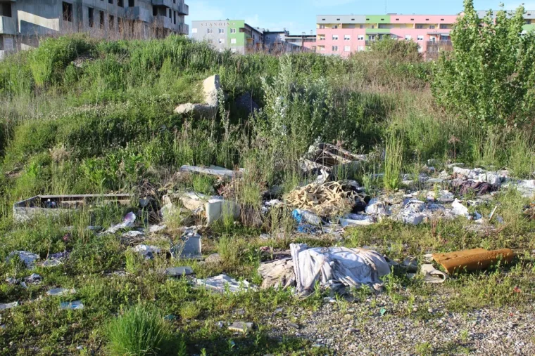 'Varaždinski Černobil': Zmije, štakori, ambrozija, divlji deponiji i oronule nezavršene zgrade...