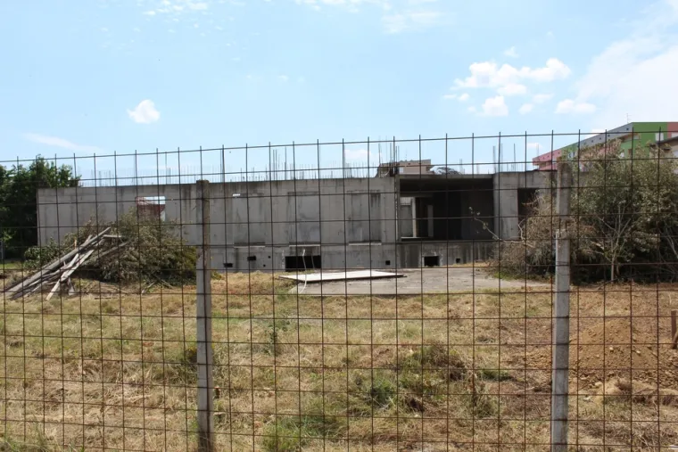 'Varaždinski Černobil': Zmije, štakori, ambrozija, divlji deponiji i oronule nezavršene zgrade...