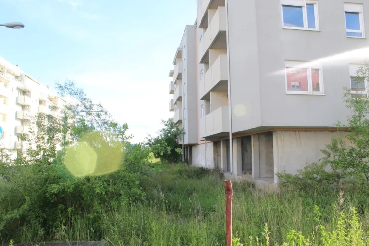 'Varaždinski Černobil': Zmije, štakori, ambrozija, divlji deponiji i oronule nezavršene zgrade...