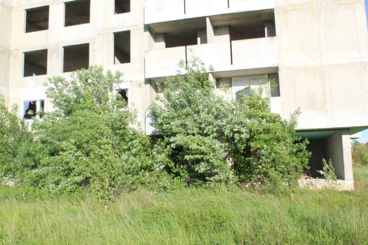 'Varaždinski Černobil': Zmije, štakori, ambrozija, divlji deponiji i oronule nezavršene zgrade...