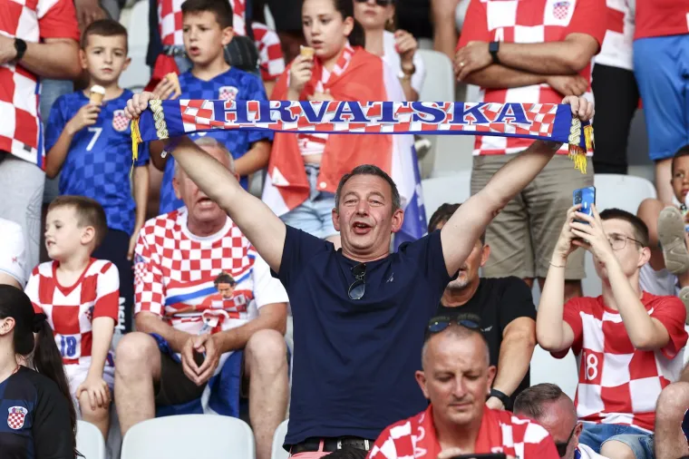 Dok su Vatreni igrali s Francuzima, na stadionu se izgubilo 12-godišnje dijete