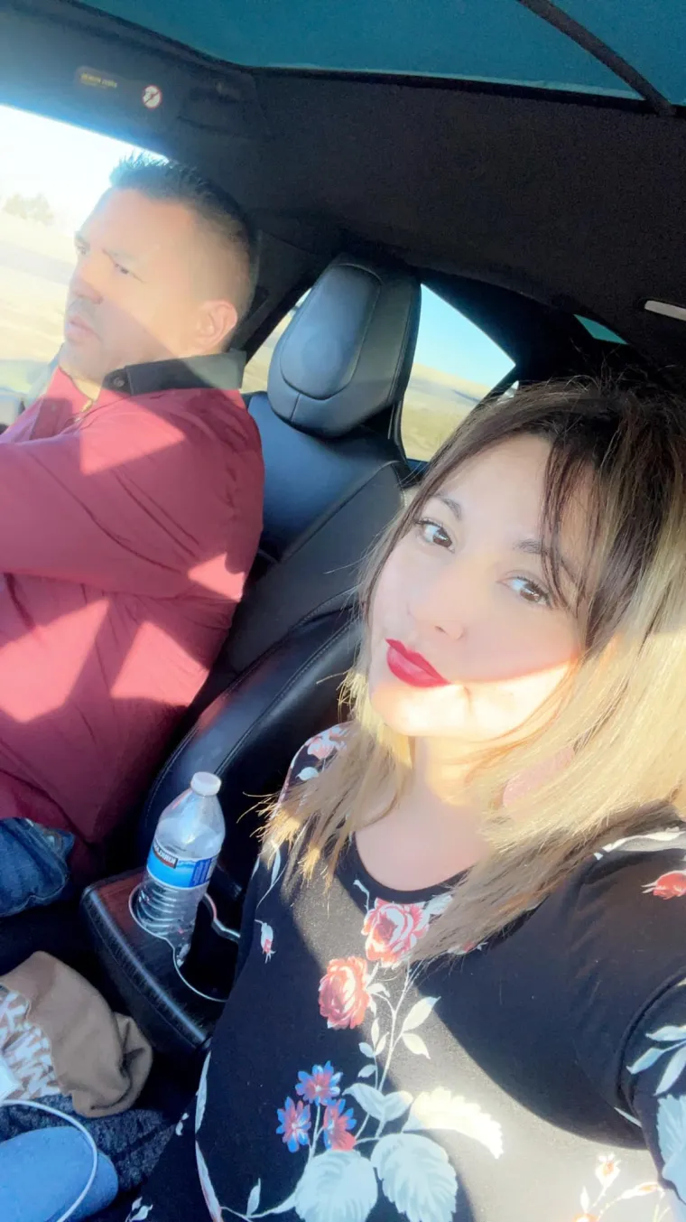 Vjeruje da vjerojatno nije tako neuobičajeno da su partneri u srodstvu, pogotovo odakle je ona. U drugom videu je objasnila: &quot;Colorado se čini tako velik, zapravo i nije tako velik. Svatko poznaje svakoga i najvjerojatnije su svi u rodu.&quot;