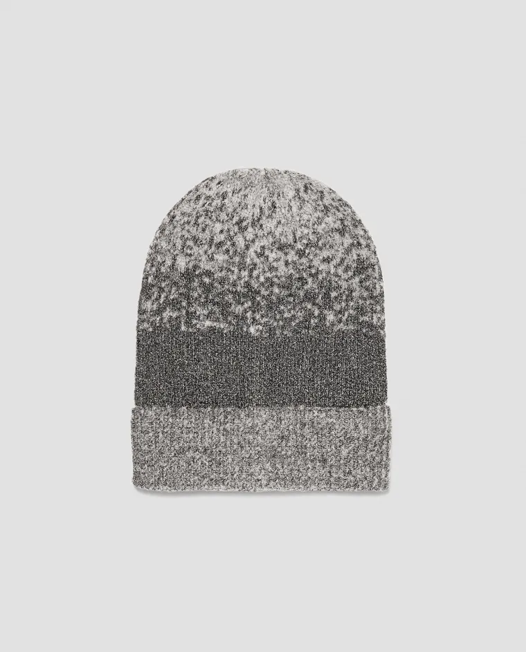 Svjetlucava beanie kapa, Zara, 49,90 kuna (snižena sa 79,90 kuna)