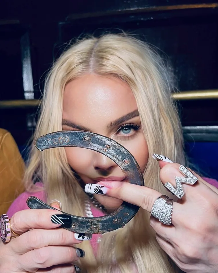 Madonna izgleda mlađe nego ikad, pogledajte fotke s njenog raskalašenog druženja