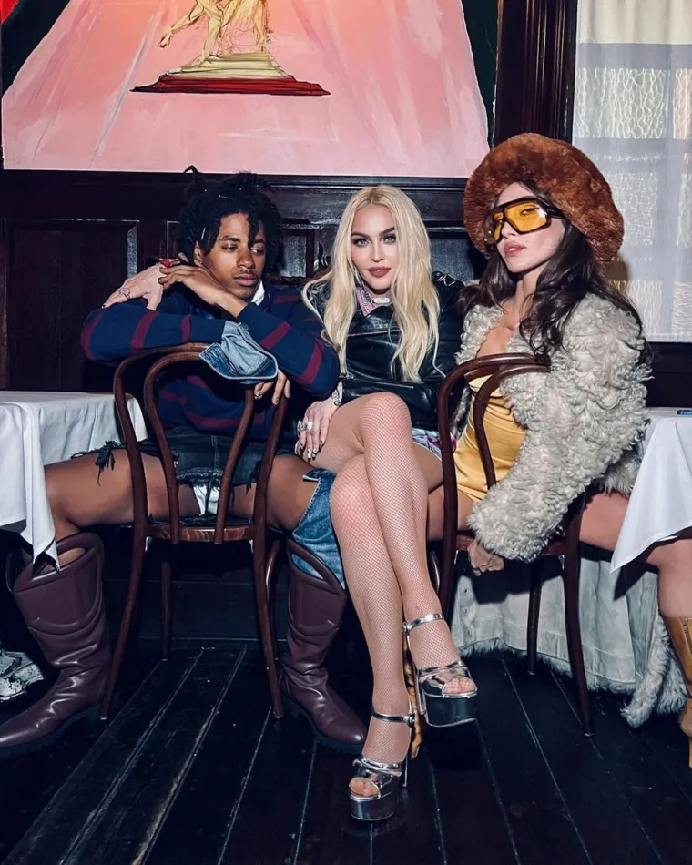 Madonna izgleda mlađe nego ikad, pogledajte fotke s njenog raskalašenog druženja