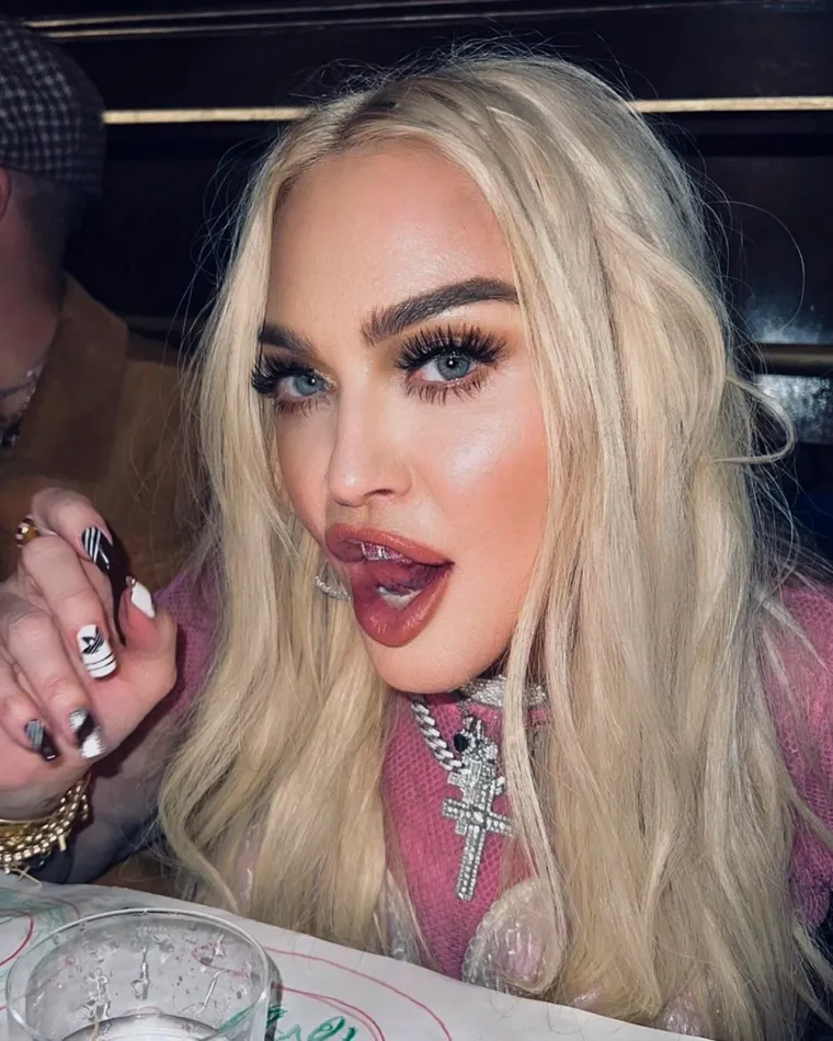Madonna izgleda mlađe nego ikad, pogledajte fotke s njenog raskalašenog druženja