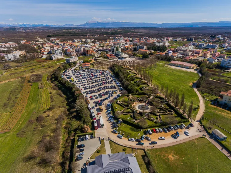 Predivne fotografije Međugorja iz zraka: Godišnje ga posjeti oko milijun katolika