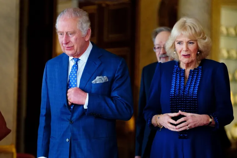 Osim toga, Camilla će nositi krunu kraljice Marije koja je prerađena za nju!
