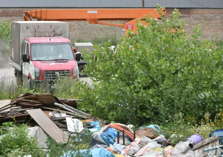 Bageri sravnili ilegalno Plinarsko naselje sa zemljom, romske obitelji raseljene po Zagrebu