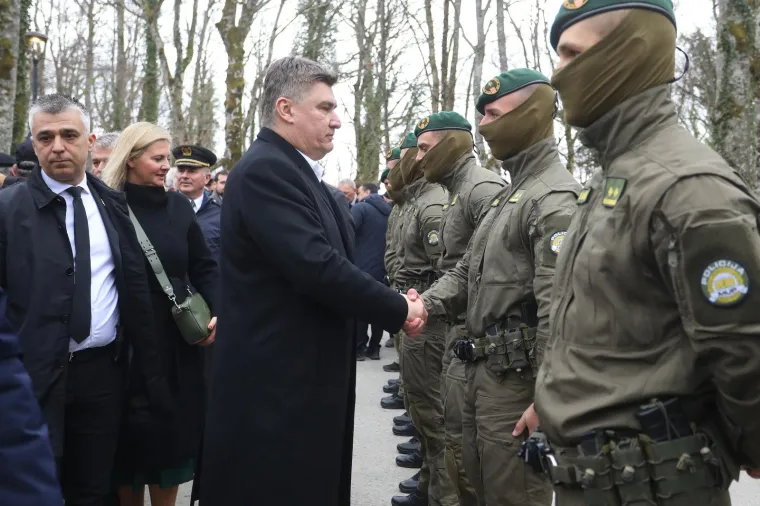 Ovi opaki momci danas su položili zakletvu, ni Milanoviću nije bilo svejedno kad im je stiskao ruke