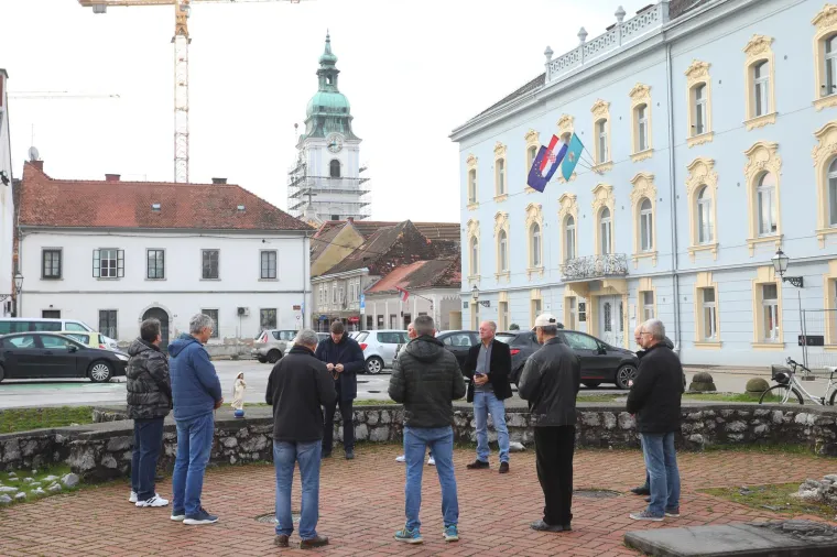 Molitelji opet na trgovima, ali ovaj muškarac se u Zagrebu pobrinuo da ostane zamijećen