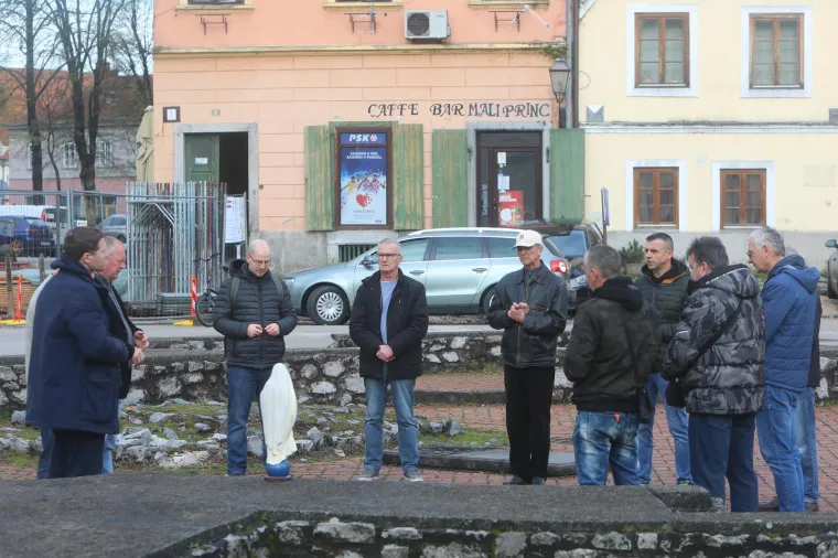 Molitelji opet na trgovima, ali ovaj muškarac se u Zagrebu pobrinuo da ostane zamijećen
