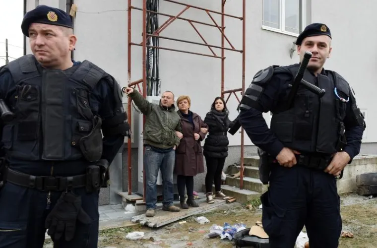 INTERVENTNOM POLICIJOM NA MJEŠTANE: Cijela obitelj završila u marici