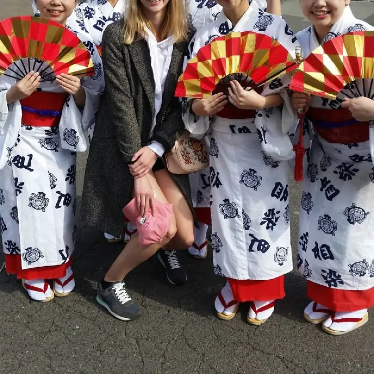 Zemlja za niže uzraste: Fotografije koje dokazuju da Japan nije stvoren za visoke ljude