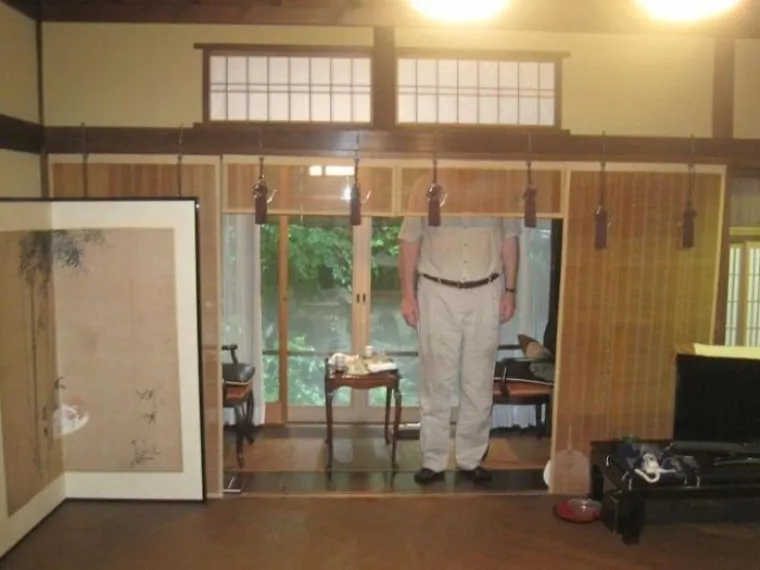 Zemlja za niže uzraste: Fotografije koje dokazuju da Japan nije stvoren za visoke ljude