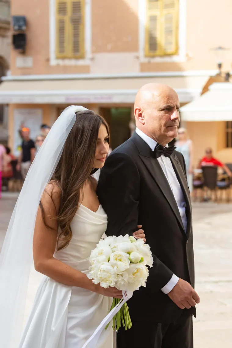 Dominik Livaković i Helena Matić izrekli sudbonosno 'da': Skupila se elita, mladenka blistala u vjenčanici s dubokim prorezom
