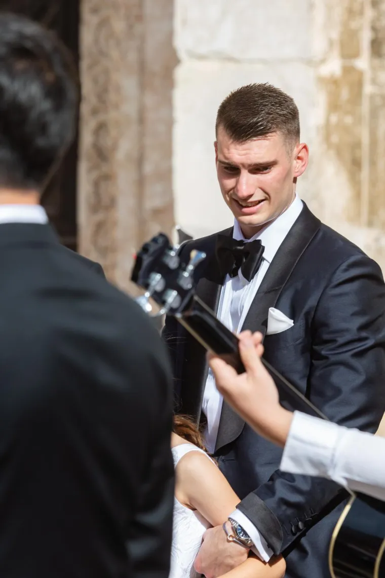 Dominik Livaković i Helena Matić izrekli sudbonosno 'da': Skupila se elita, mladenka blistala u vjenčanici s dubokim prorezom