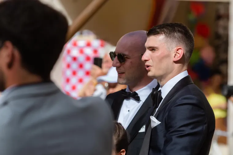 Dominik Livaković i Helena Matić izrekli sudbonosno 'da': Skupila se elita, mladenka blistala u vjenčanici s dubokim prorezom