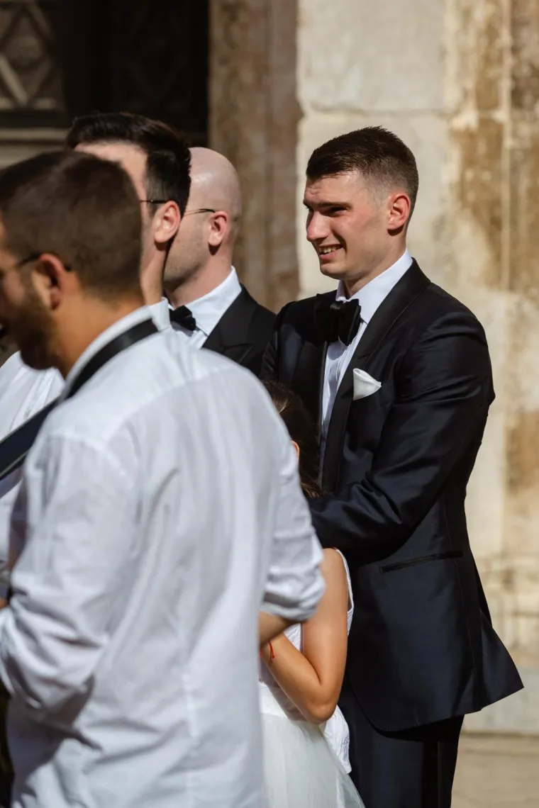 Dominik Livaković i Helena Matić izrekli sudbonosno 'da': Skupila se elita, mladenka blistala u vjenčanici s dubokim prorezom