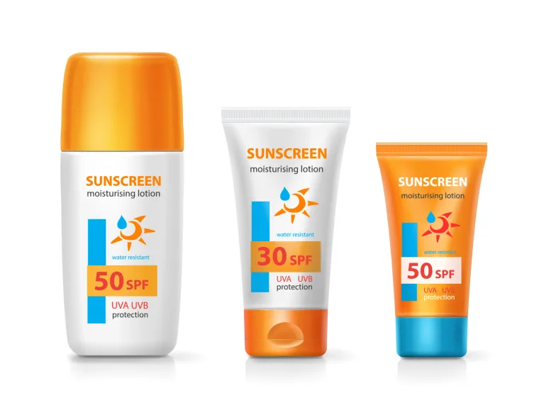 Postoji li veći faktor od 50: “SPF 50 štiti od 98 % UVB zraka i ništa ne može pružiti stopostotnu zaštitu. Ne postoji statistički relevantnih dokaza o korištenju faktora iznad 50, a proizvodi s oznakom SPF 100+, kupcima nude lažan osjećaj sigurnosti jer ta oznaka ne znači da su sto posto zaštićeni niti da će im zaštita trajati čitav dan”, objašnjava doktorica te dodaje da ne postoji kompletna zaštita od sunca i savjetuje da uz kremu, koristite odjeću koja će vas štiti od sunca, sunčane naočale i šešire širokog oboda, a na odmet nije niti piti puno tekućine te izbjegavati najtoplije dijelove dana. SPF krema je neophodan dio dnevne rutine, bez obzira na godišnje doba o kojoj se najčešće razmišlja ljeti. Otkrivamo kako pravilno nanijeti kremu za sunčanje, tako da nas zaista i štiti. 