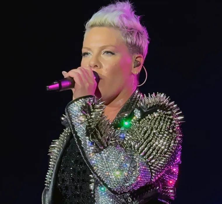 Pjevačica P!nk poznata je po svojim kratkim frizurama. Koja joj najbolje stoji?