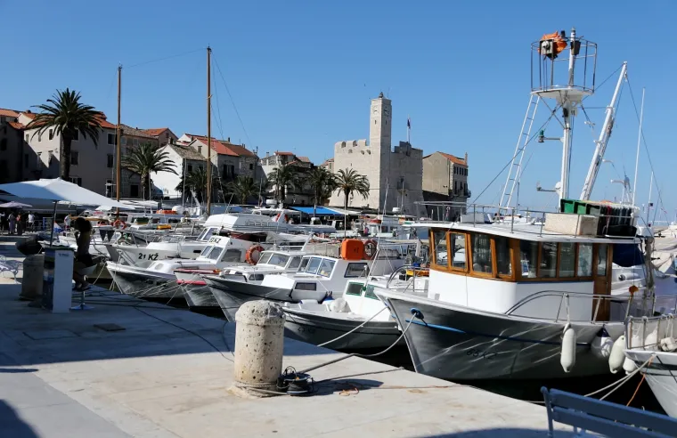U ovaj mali raj na Visu nemoguće je doći samo jednom! Ukrade vam srce!