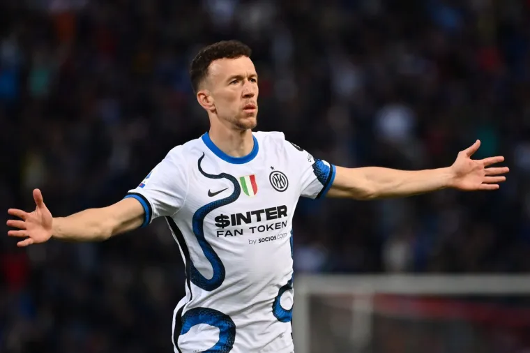 Kao Modrić, i Ivan Perišić ulazi u drugu mladost usred tridesetih. Prošle je sezone bio skoro najvažniji igrač milanskog Intera, a Antonio Conte ga vidi kao ključnu stavku njegovog projekta u Tottenhamu, koji će imati punu sezonu s talijanskim stručnjakom. Perišić na Instagramu ima 1.6 milijuna pratitelja.
