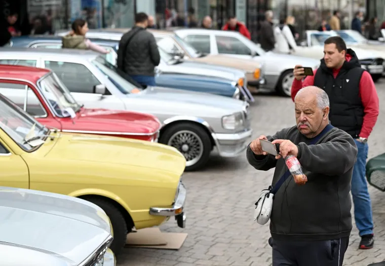 Fascinantni oldtimeri plijenili poglede Zagrepčana: Koji vam je najljepši stari kotač?