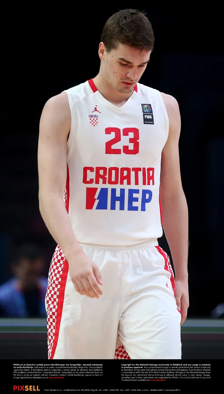 Pogledajte pokisla lica naših košarkaša nakon blamaže protiv Češke na Eurobasketu