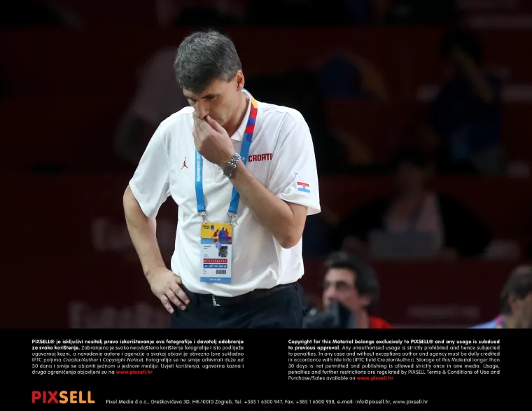 Pogledajte pokisla lica naših košarkaša nakon blamaže protiv Češke na Eurobasketu