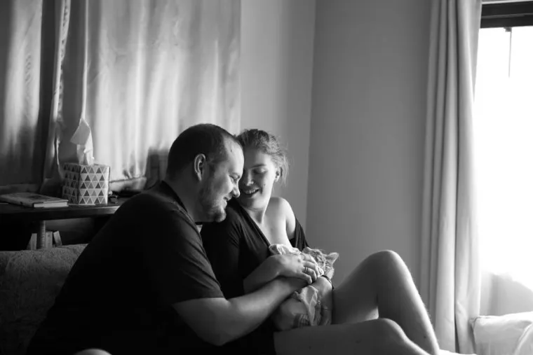 Par je proslavio usvajanje svog prvog mačića na prilično genijalan, ali i mrvicu bizaran način