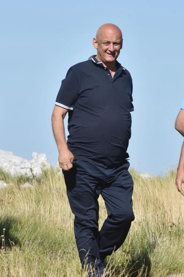 Svečano otkrivanje Spomenika Domovini na 1656 metara nadmorske visine koje nosi ime po preminulom branitelju Dragi Grubaču. Spomenik su otkrila djeca branitelja.