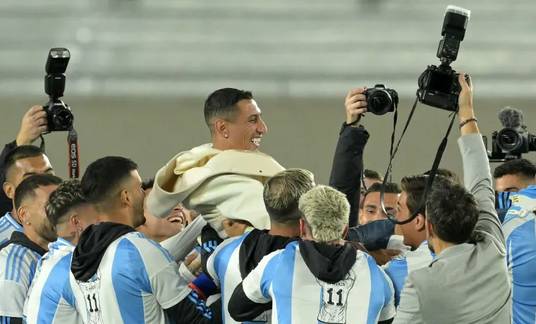 Suze se nisu skrivale: Legendu uz bujicu emocija ispratili u reprezentativnu mirovinu