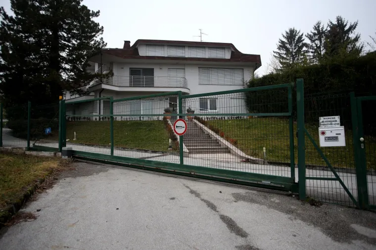 Pogledajte kuću u kojoj je bio pozivni centar iz kojeg su Kinezi, pod prijeznjama, morali nazivati ljude i izvlačiti na prijevaru novac