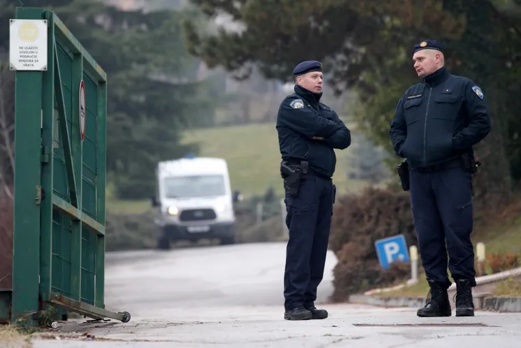 Pogledajte kuću u kojoj je bio pozivni centar iz kojeg su Kinezi, pod prijeznjama, morali nazivati ljude i izvlačiti na prijevaru novac