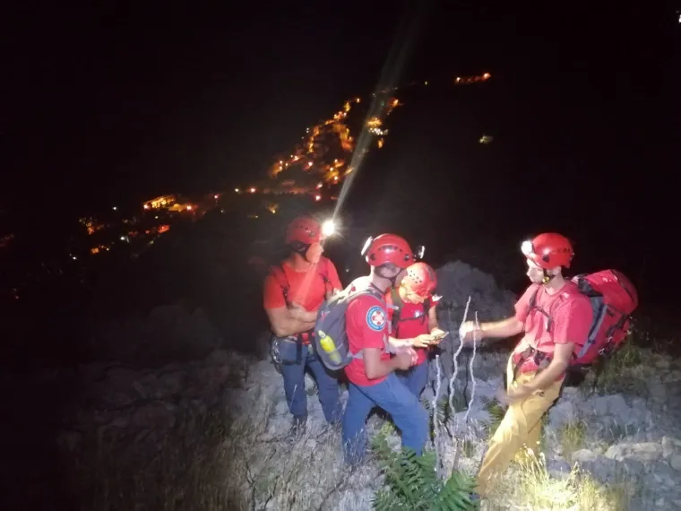 Smrtno stradao planinar na Omiškoj Dinari: Pao s tridesetak metara visoke stijene
