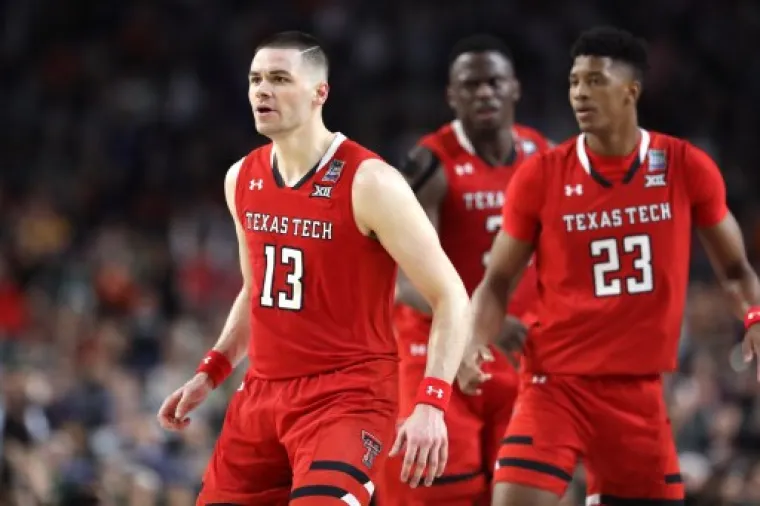 NCAA NUDI POSEBNU DRAŽ: Ovako to izgleda kad te obuzme košarkaško ludilo