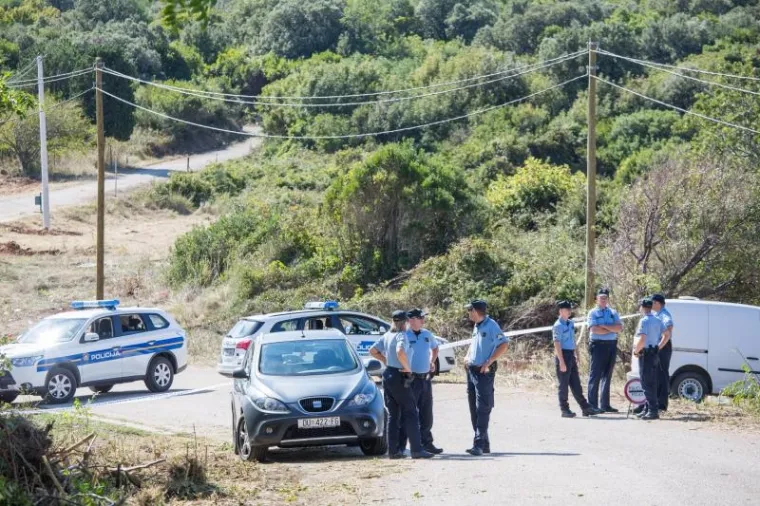 NEUGODNO IZNENAĐENJE: Policija Karamarku blokirala put