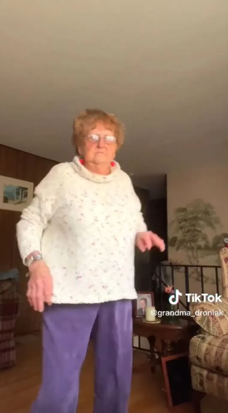 “I bio je niži od mene. Nisam ga poljubila. Nema šanse&quot;, objasnila je. 