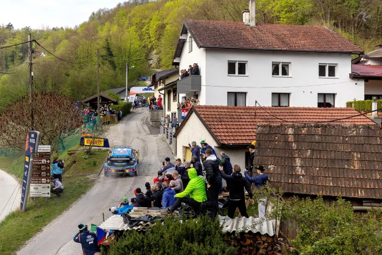Počeo je Croatia Rally, najbolje krenuo vozač koji je lani napravio kaos na zagrebačkim ulicama