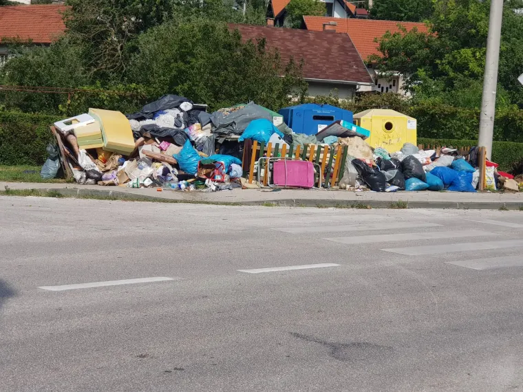 Što se to događa?! Zagreb je zatrpan glomaznim otpadom, pogledajte tu sramotu