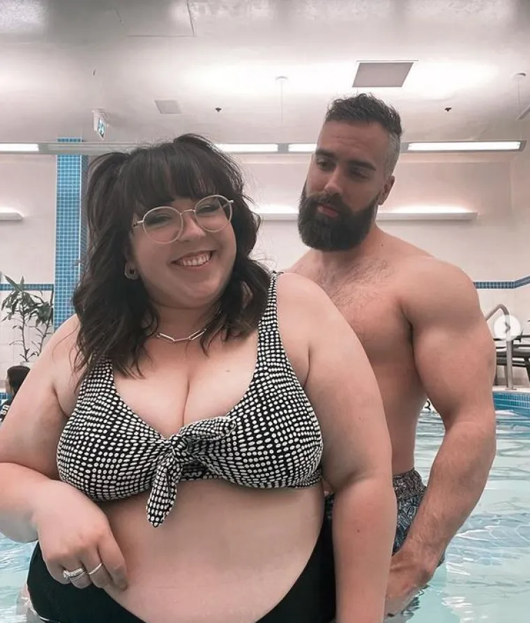 Alicia je rekla: &quot;Debela sam i svi su uvijek šokirani što je moj muž super fit, čak govore i ružne stvari o našem seksualnom životu.&quot; Par je otkrio kako se ljudi neprestano šokiraju zbog njihove veze.