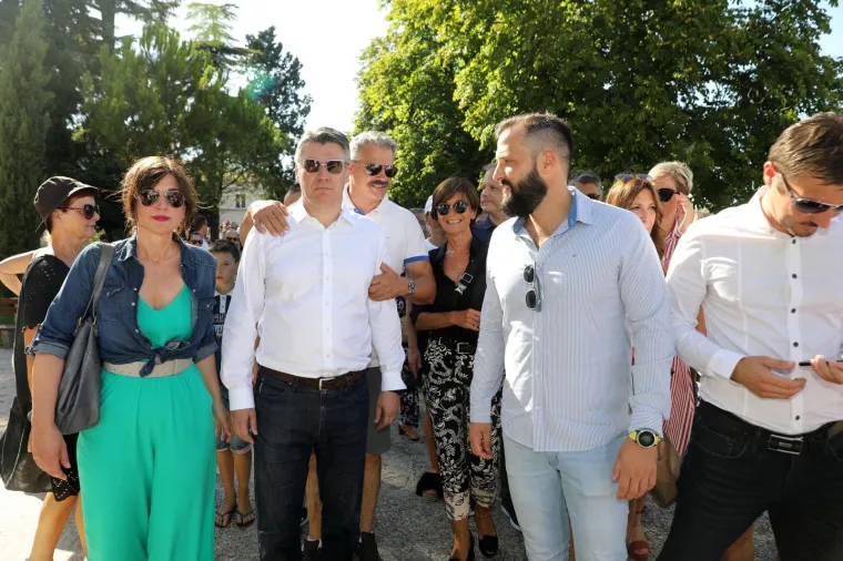 Političari okupirali Metković: Pogledajte tko je sve došao na 22.Maraton lađa
