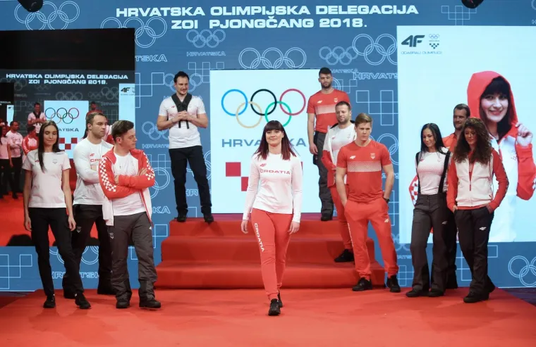 SEKSI PLESAČICE ISPRATILE OLIMPIJCE: Predstavljeni sportaši koji će zastupati Hrvatsku u Pjongčangu